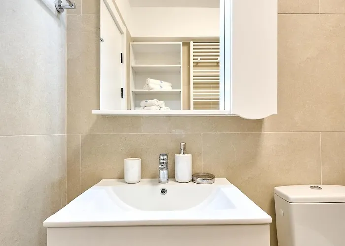 アパートホテル Tropicana Alezzi Infinity ナボダリ