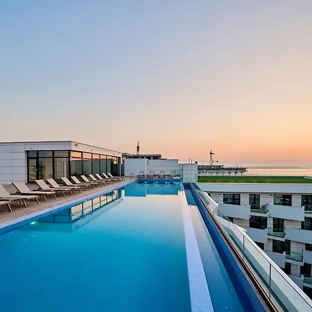 Apart-hotel Tropicana Sea View & Parking In Alezzi Infinity Mamaia Nord
