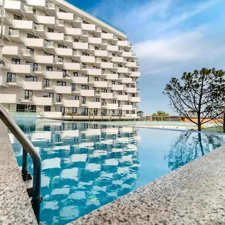 Apart-hotel Tropicana Sea View & Parking In Alezzi Infinity Mamaia Nord 4*