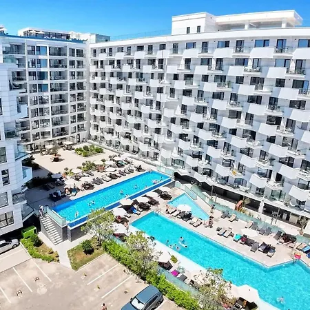 Apart-hotel Tropicana Sea View & Parking In Alezzi Infinity Mamaia Nord