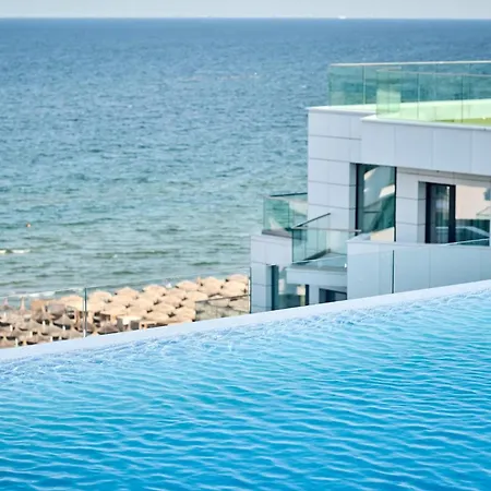 Tropicana Sea View & Parking In Alezzi Infinity Mamaia Nord 4*